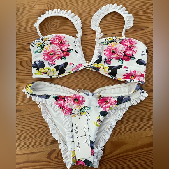 Amore and Sorvete Jessie James Decker Floral Bikini - Picture 1 of 9